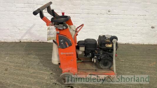 Husqvarna FS400LV petrol road saw MA1440138