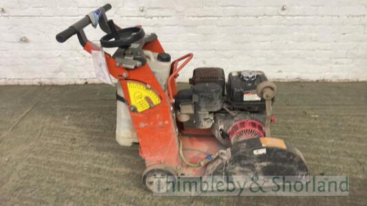 Husqvarna FS400LV petrol road saw MA1270941