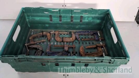 Tray of clamps