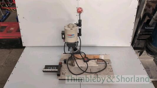 Lihit lab paper punch drill