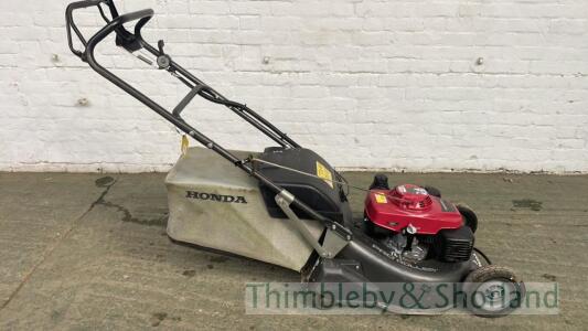 Honda HRH 536 roller mower