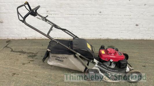 Honda HRH 536 roller mower