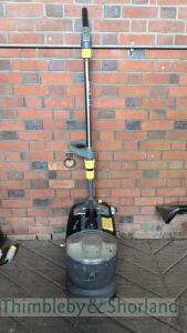 Karcher Puzzi cleaner