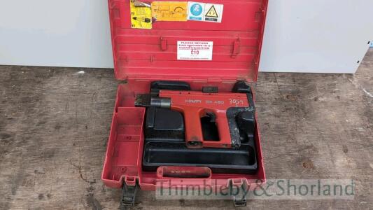 Hilti DX450 nail gun