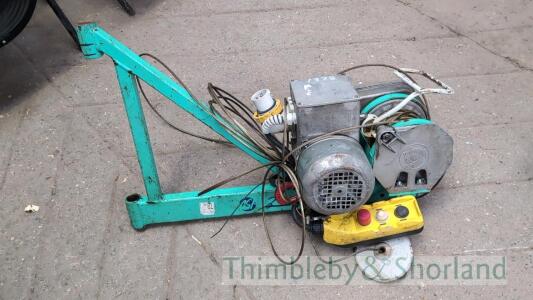 Imer ES150 electric scaffold winch