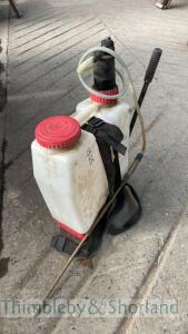 Knapsack sprayer