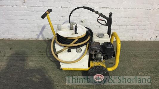 Brendon petrol power washer