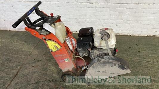 Husqvarna FS400LV road saw R40044155