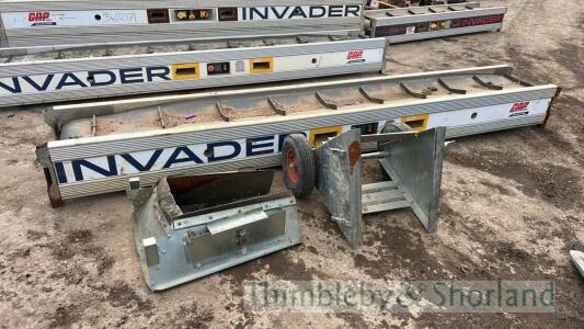 Invader conveyor, 4m with hopper and dolly (2021)