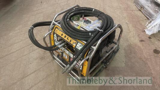 JCB Beaver pack and hose MA1382136