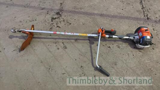 Husqvarna 135R petrol strimmer MA1581195