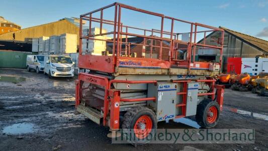 Skyjack SJ8831 scissor lift