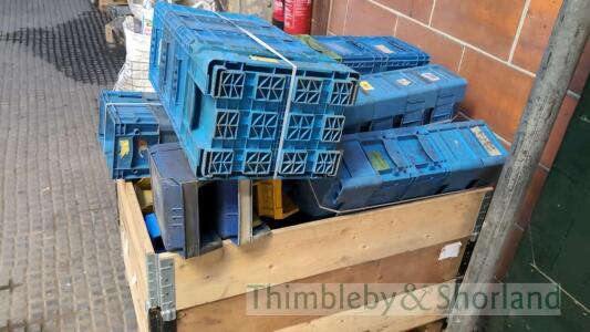 Pallet of lin bins