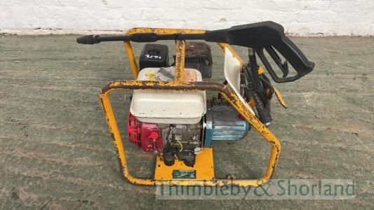 Petrol pressure washer