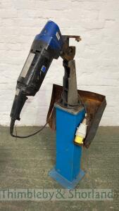 Metal knibbler 110v on stand