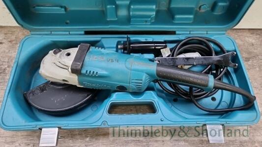 Makita GA9020 angle grinder