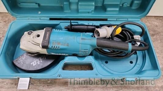 Makita GA9020 angle grinder