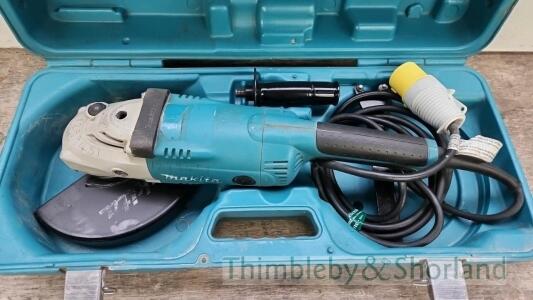 Makita GA9020 angle grinder