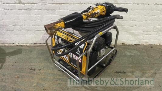 JCB Beaver pack hose and gun