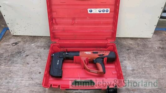 Hilti DX460 nail gun