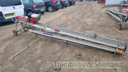 Mace Bumpa 8 conveyor