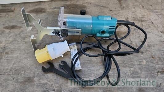 Makita 3703 router