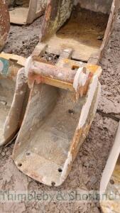 200mm mini digger bucket Harford hitch