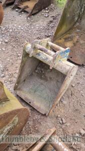 Digger bucket 450mm 35mm pins