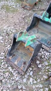 Digger bucket 300mm 25mm pins