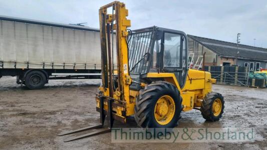 JCB 926 rough terrain forklift