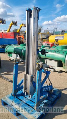 Genie SLA10 material lift