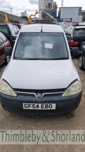 VAUXHALL COMBO 1700 DI - GF54 EBO Date of registration: 29.09.2004 1686cc, diesel, 5 speed manual, white Odometer reading at last MOT: 99,051 miles MOT expiry date: 22.10.2020 No key, V5 available