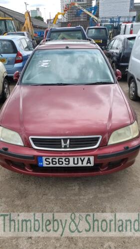HONDA CIVIC ES AUTO - S669 UYA Date of registration: 09.09.1998 1590cc, petrol, 4 speed auto, red Odometer reading at last MOT: 37,752 miles MOT expiry date: 21.08.2019 No key, V5 available No battery