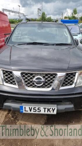 NISSAN NAVARA DCI AVENTURA A - LV55 TKY Date of registration: 16.12.2005 2488cc, diesel, 5 speed auto, black Odometer reading at last MOT: 232,538 miles MOT expiry date: 04.10.2020 No key, V5 available Engine incomplete