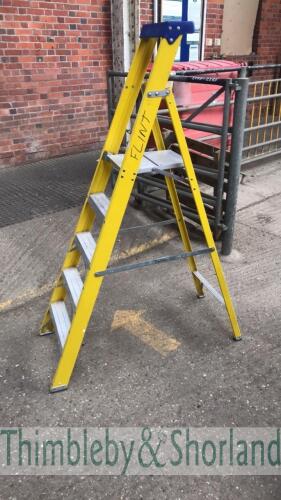 Step ladder