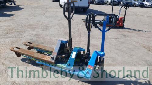 3 pallet trucks