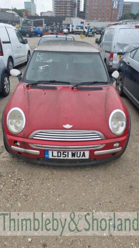 MINI MINI COOPER - LD51 WUA Date of registration: 14.09.2021 1598cc, petrol, 5 speed manual, red Odometer reading at last MOT: 128,237 miles MOT expiry date: 12.12.2020 No key, V5 available