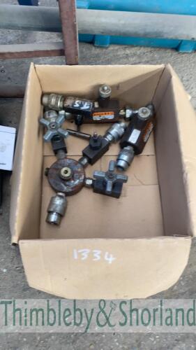 Hydraulic mixer valves, couplings