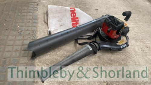 Petrol leaf blower/vacuum