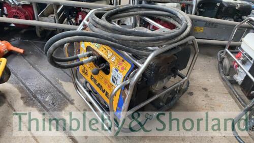 JCB Beaver hydraulic pack and hose