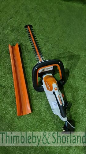 Stihl HSA45 cordless hedge cutter (2017)