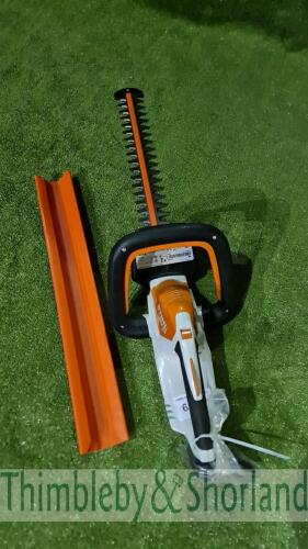 Stihl HSA45 cordless hedge cutter (2017)