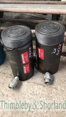 2 hydraulic jacks 50T