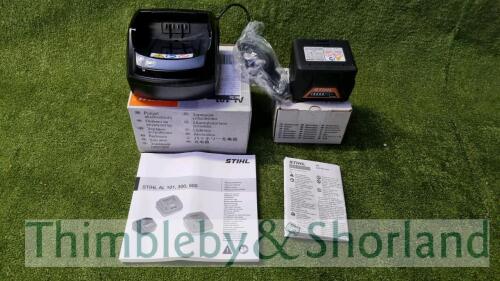 Stihl AL101 battery charger & AK10 battery