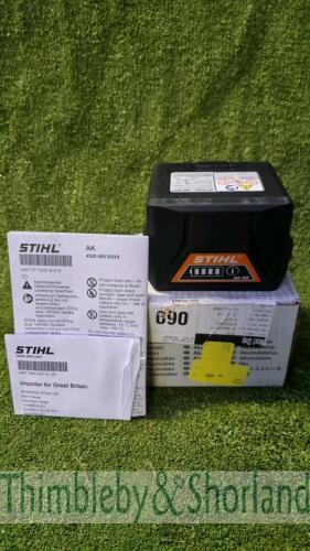 2 Stihl AK20 batteries