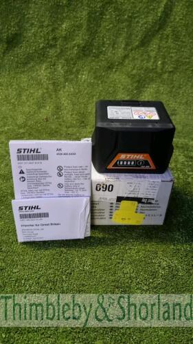 2 Stihl AK20 batteries