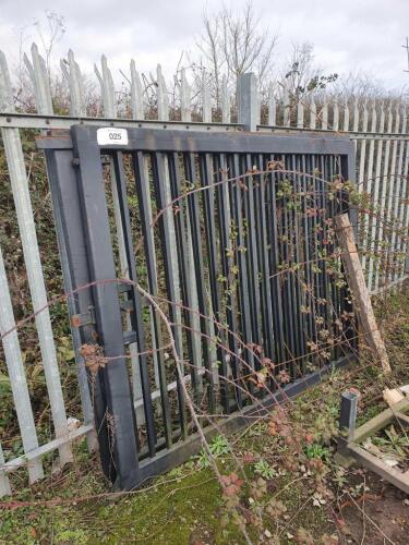 Pair of metal yard gates 4m x 1.65m