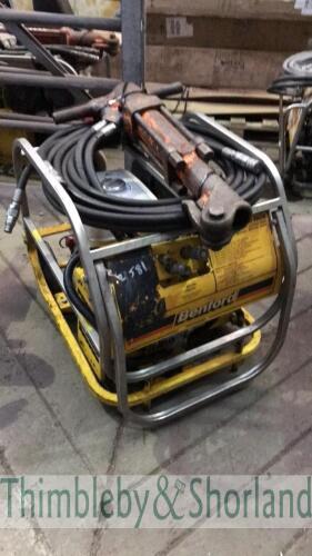 Benford/Terex HP60 hydraulic breaker and gun