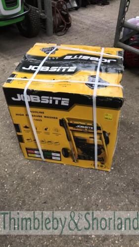 Jobsite petrol pressure washer