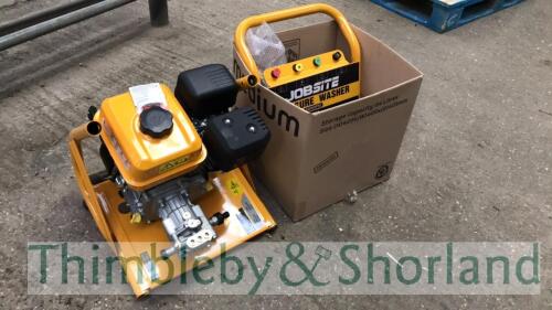 Jobsite petrol pressure washer